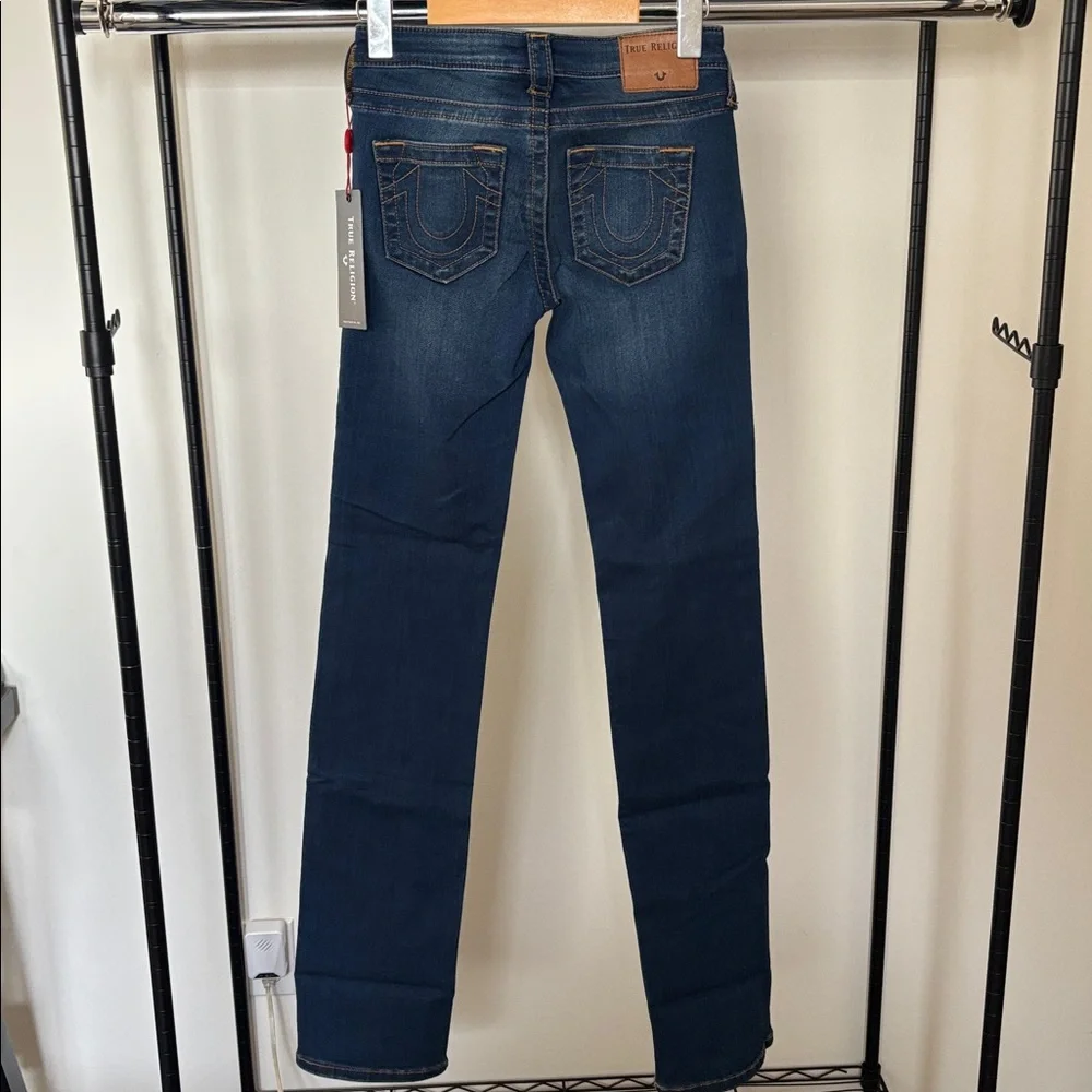 NWT True Religion - Mid Rise Straight - Picture 7 of 8